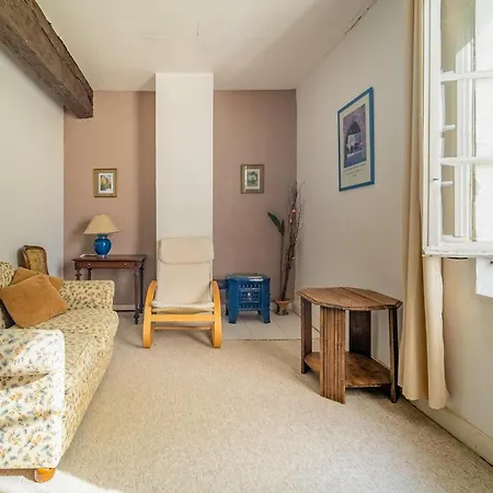 Holiday home In With Kitchen Chalabre